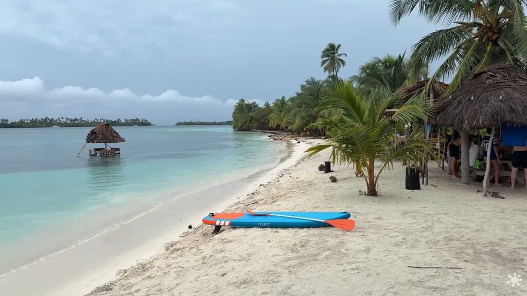 White sand beach and a kayak in the San Blas Islands